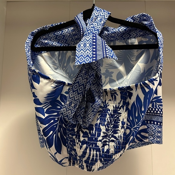 Blue and white halter top - Picture 3 of 4